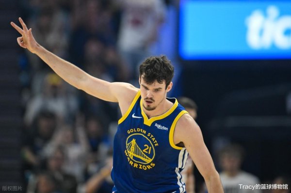 配资658 拒绝逆转! 库里发力28+4+3! 巴特勒半场伤退, 布克独木难支38+3+4